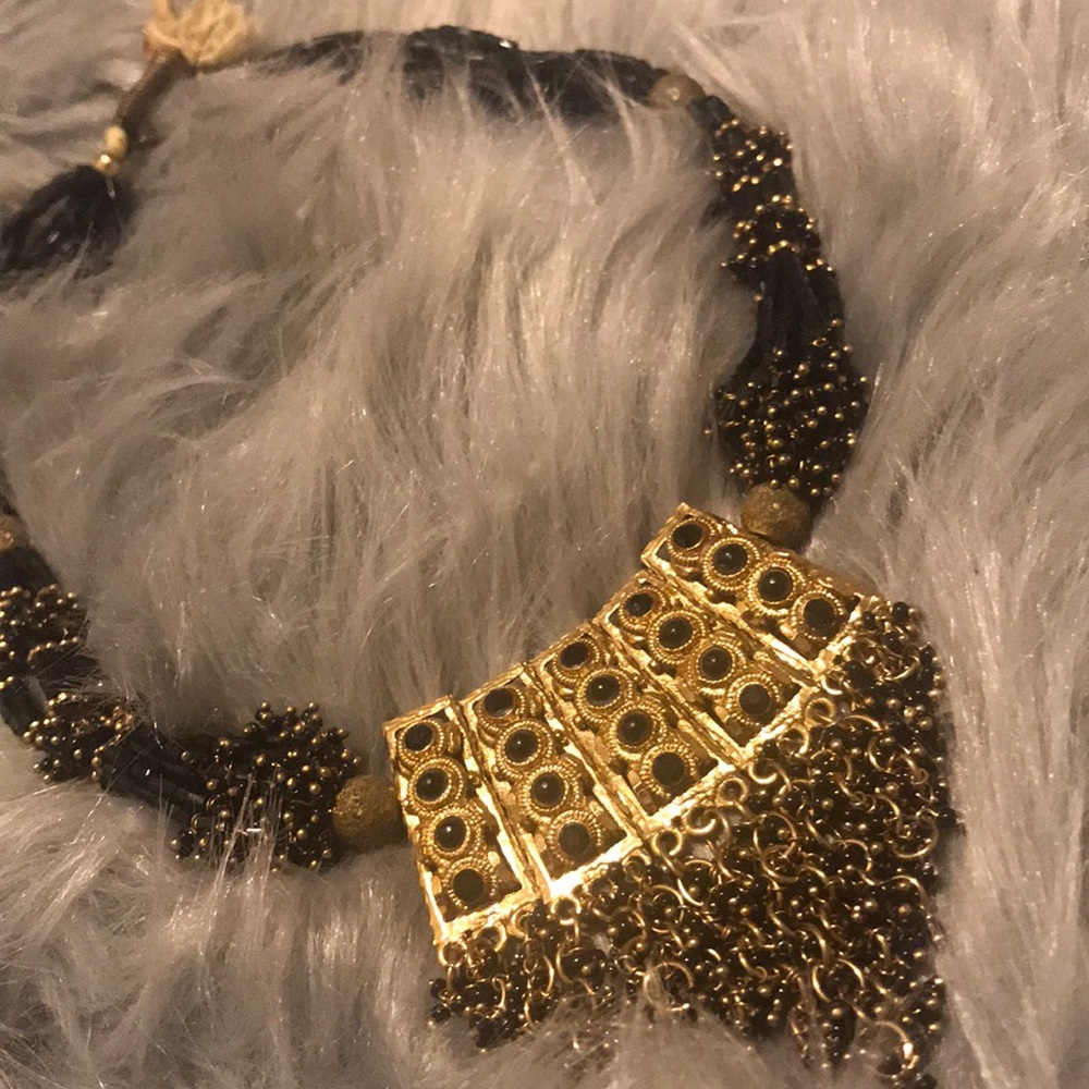 Shocker necklace
